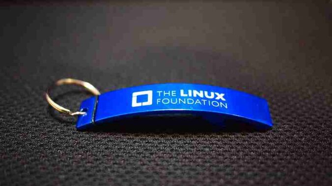 Linux Foundation 開罐器鑰匙圈 - Coscup 照片比賽第二名獎品 啤酒換 code 的象徵物 - othree via Flickr (CC BY)